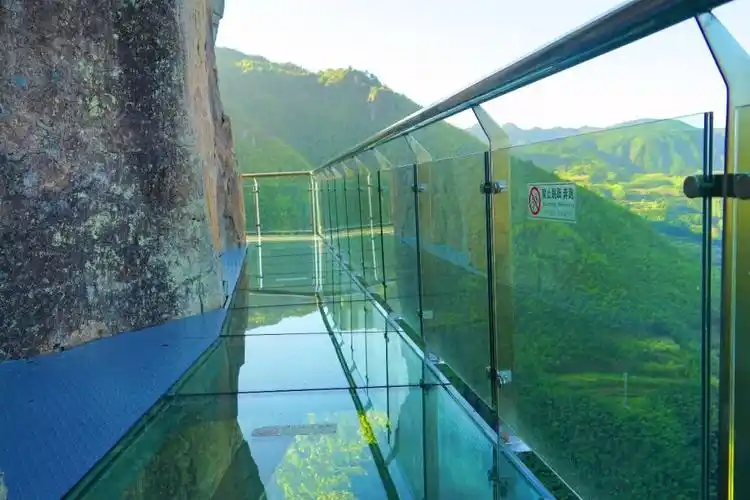 终于来了浙江最长高空玻璃栈道全面开放敢走我敬你是条汉子