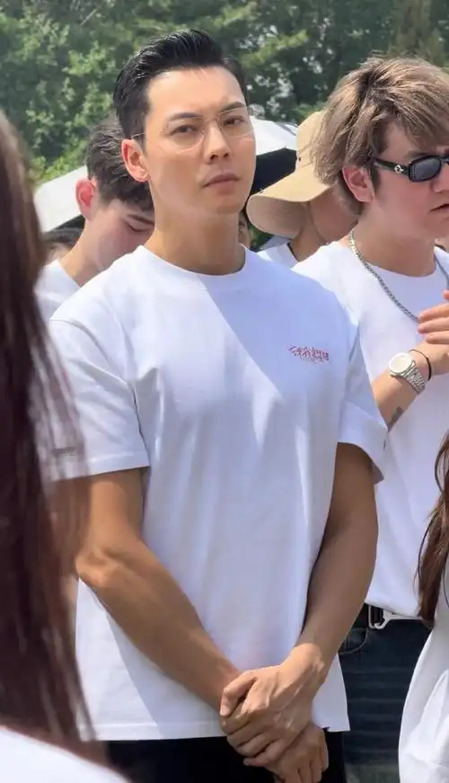 william威廉陈伟霆领衔主演的新剧《许我耀眼》今天终于开机啦～#陈