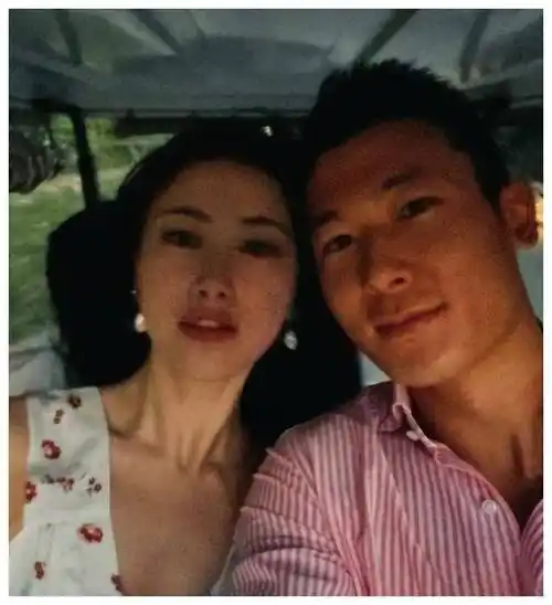 朱珠陪老公海南庆生,高角度原图直出,美不胜收_王昀佳_照片_女儿