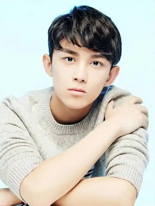 童星出道的吴磊,出道多年,人气和路人缘从未下滑,你怎么看?