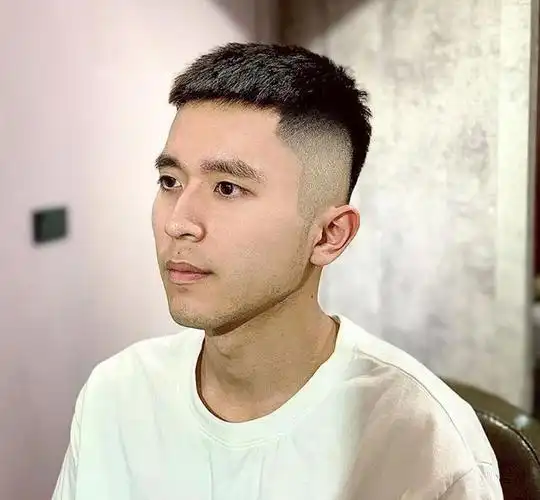 男生剪"两边铲"短发干净帅气,下次去理发,照着剪就可以了|发型|脸型