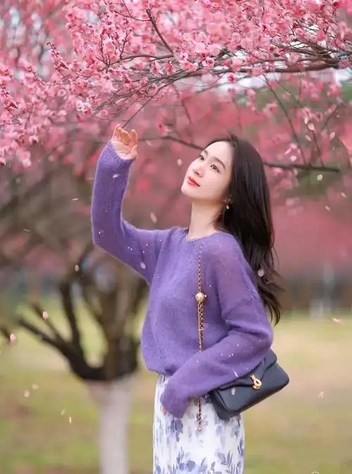 气质姐姐的拍照姿势,用简约大方的动作,拍照优雅不落俗