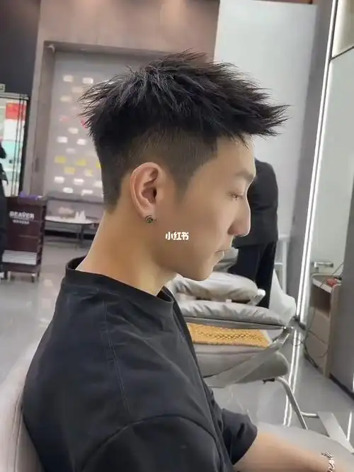 清爽短发/男生短发发型小碎发,飞机头,短碎发,狗啃刘海,钢夹烫短碎盖