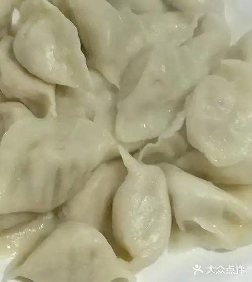 雪胖子东北铁锅炖美食餐厅手工水饺图片