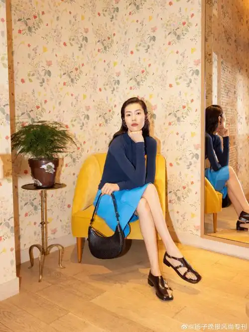 7月30日,@toryburch汤丽柏琦官方微博于南京德基广场精品店举办2024