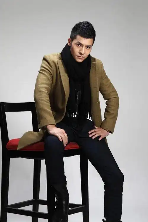 《浪漫满屋》热拍 阮文涛获钦点扮巨星|阮文涛|偶像剧|浪漫满屋_新浪