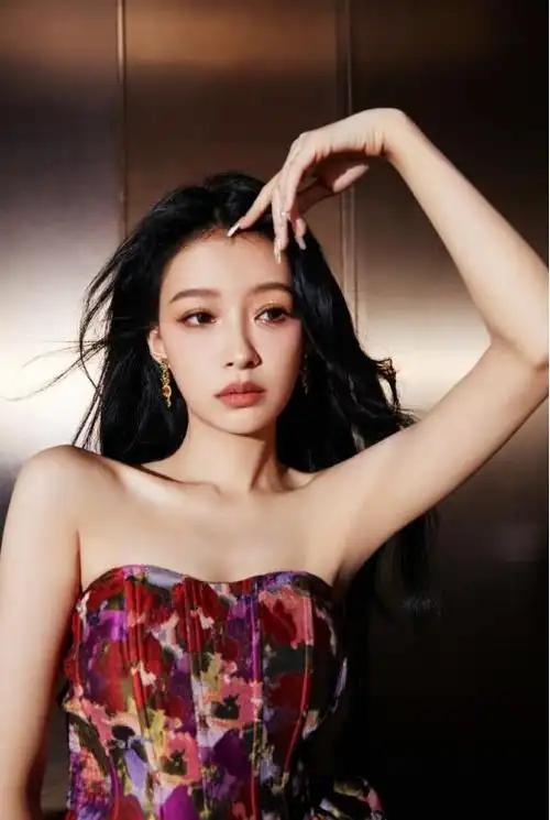 孙怡,这个名字在娱乐圈中已经不再陌生,她是一位深受观众喜爱的tvb