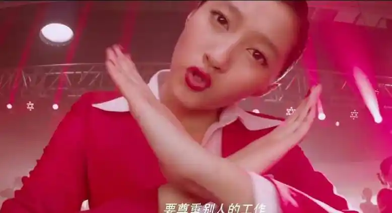 原创关晓彤穿空姐服唱你叉叉直面16岁时被黑往事克服心理阴影