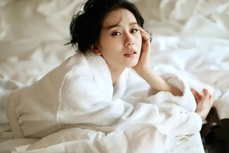 刘诗诗年龄和个人资料(双面玉女) - 散下步