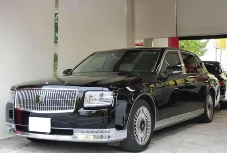 丰田新款世纪实拍曝光售价达118万人民币