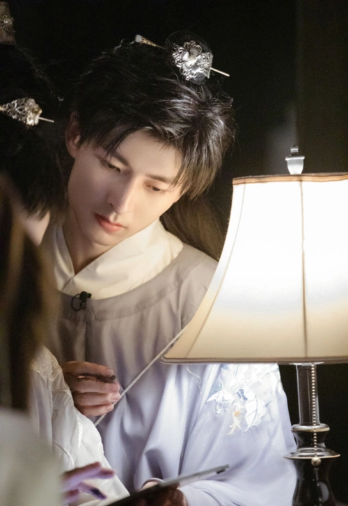 清华第一美少年一夜爆红混血神颜吊打娱乐圈