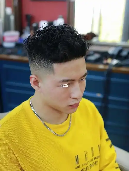 阳光清爽的男士短发 美式渐变发型