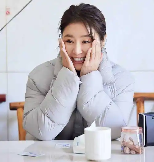 林心如48岁生日晒十年对比照,容颜变化不大,依旧美丽迷人_霍建华_照片