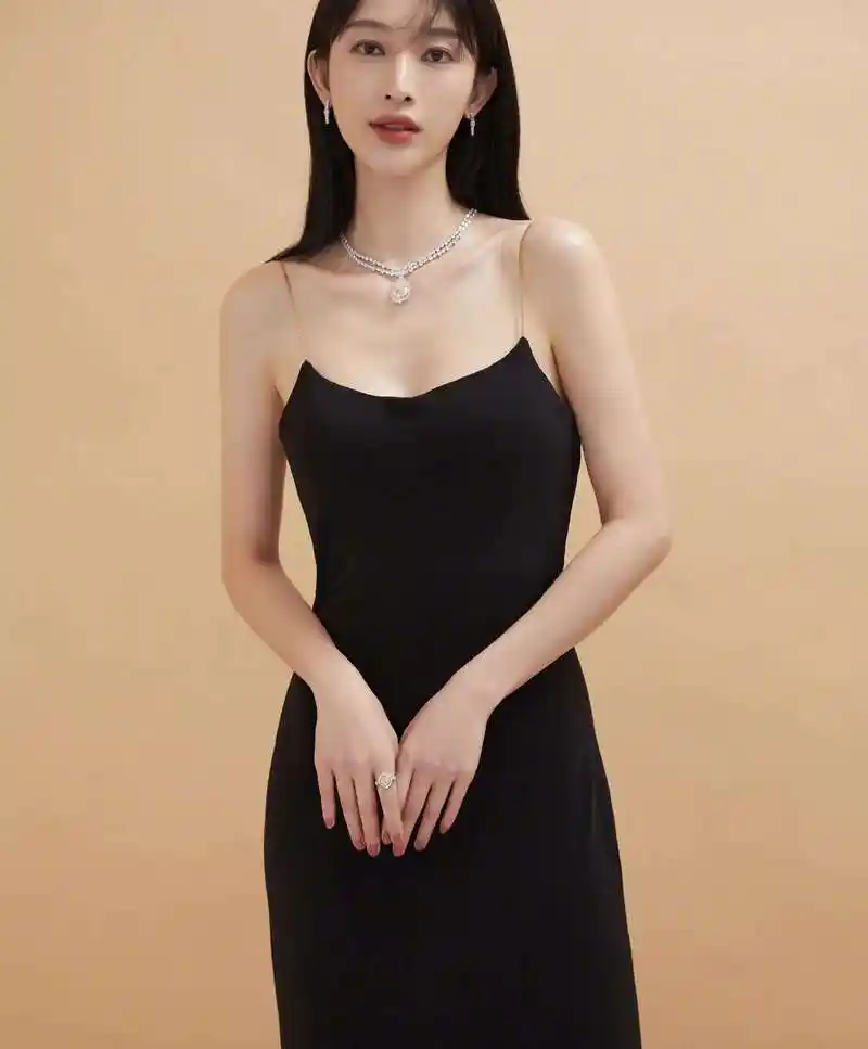 高挑美女演员张俪,貌美身材好,性感美照集锦