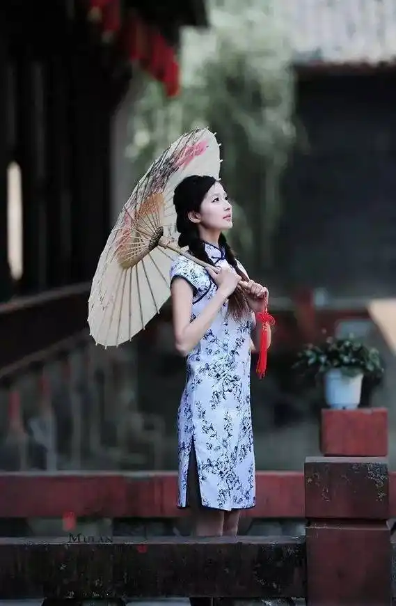 一把油纸伞醉了整个江南