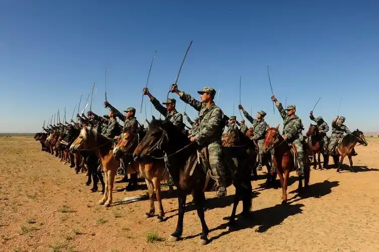 亮剑阴山下——探访中国最后的骑兵营