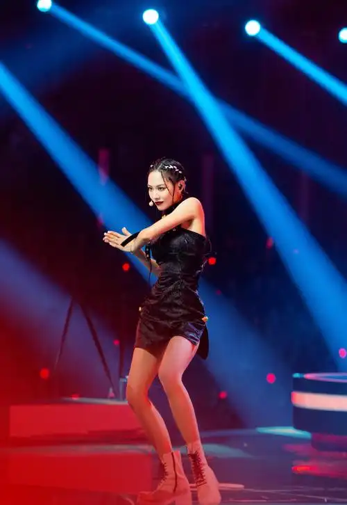 乘风破浪的姐姐王霏霏图片33