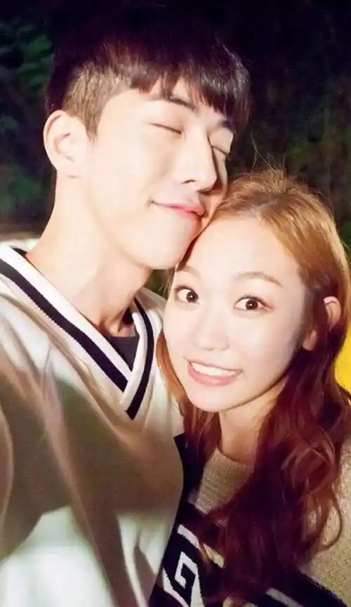 南柱赫的绯闻女友曾经有blackpink的成员金智秀,传闻两人还有过一段