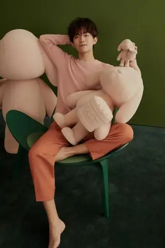 安排易烊千玺杂志加售,还满足粉丝这个要求,嘉人杂志太有心了!