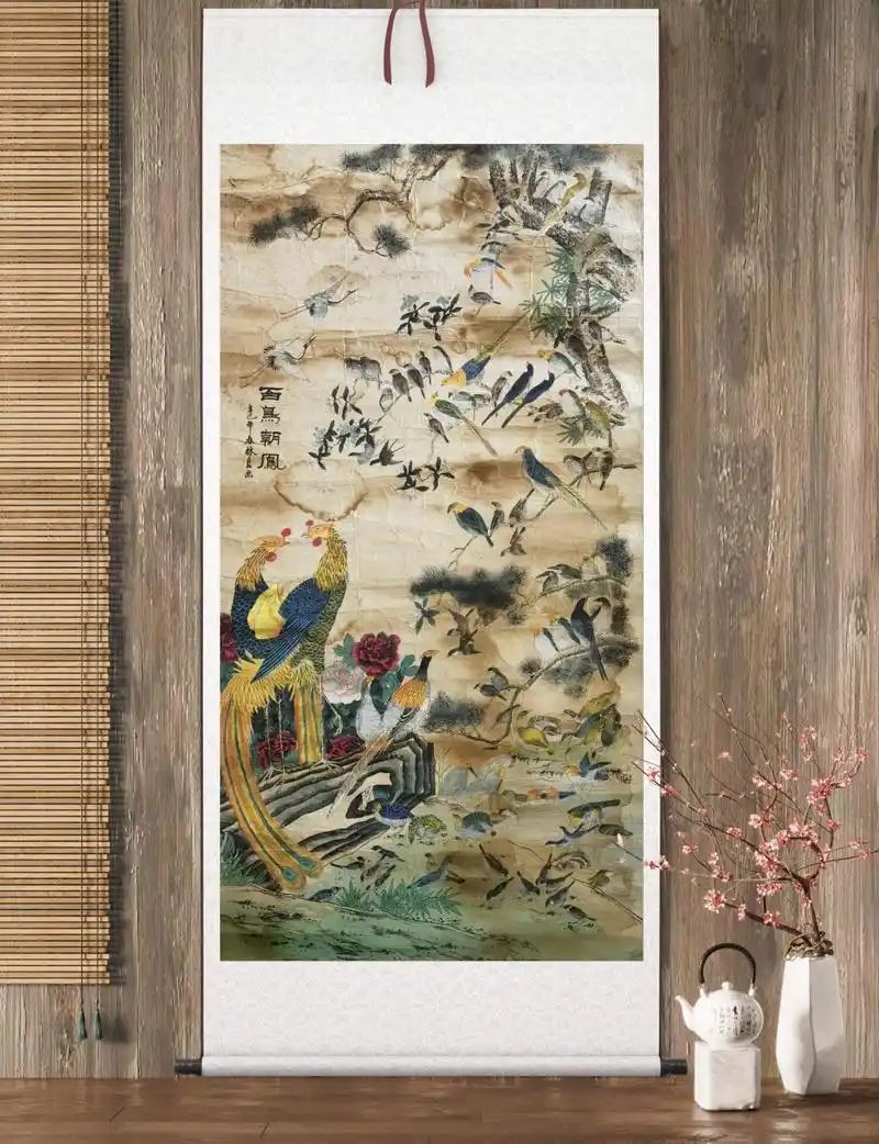 林良《百鸟朝凤》,画鸟类百余种,形态各异,中间两只凤凰更是色彩艳丽