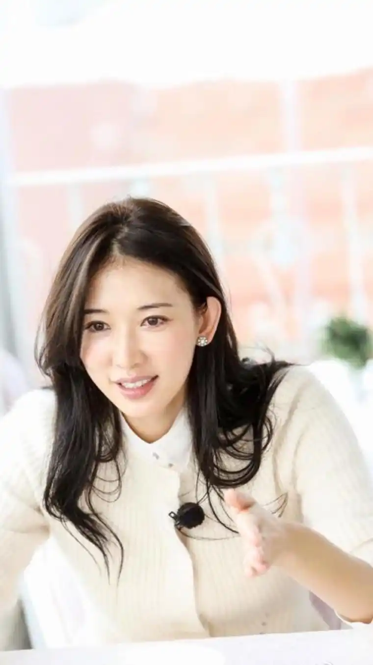 魅力绽放!林志玲:气质之美引爆时尚界