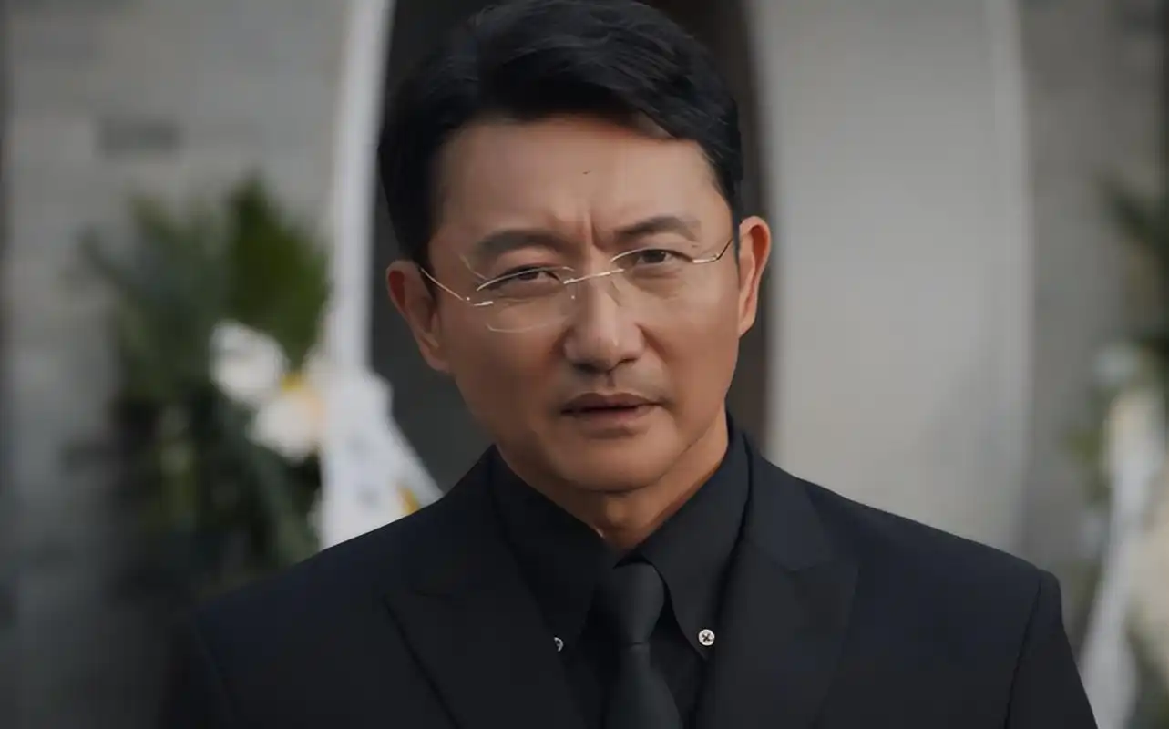 于和伟这次太拿得出手了!央视新剧收视第一,隆妮大长腿没白露