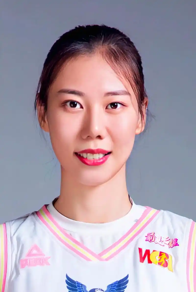 杨晓婕,汉族,山东济南人,中国女子篮球运动员,司职前 - 抖音