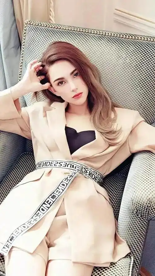 车模昆凌惊艳写真