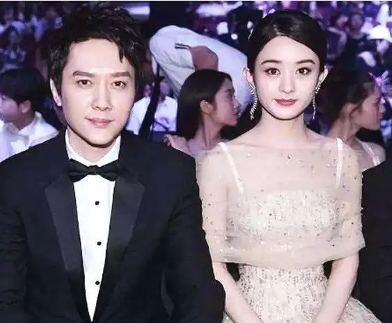 冯绍峰晒妻子的睡衣照,手的地位很是吸睛,直接暴露感情问题