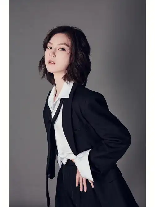 西装写真超a写真生性自由