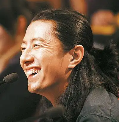 郑钧:和百位校花的接触(图)