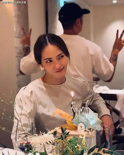 余文乐一家四口水族馆游玩!