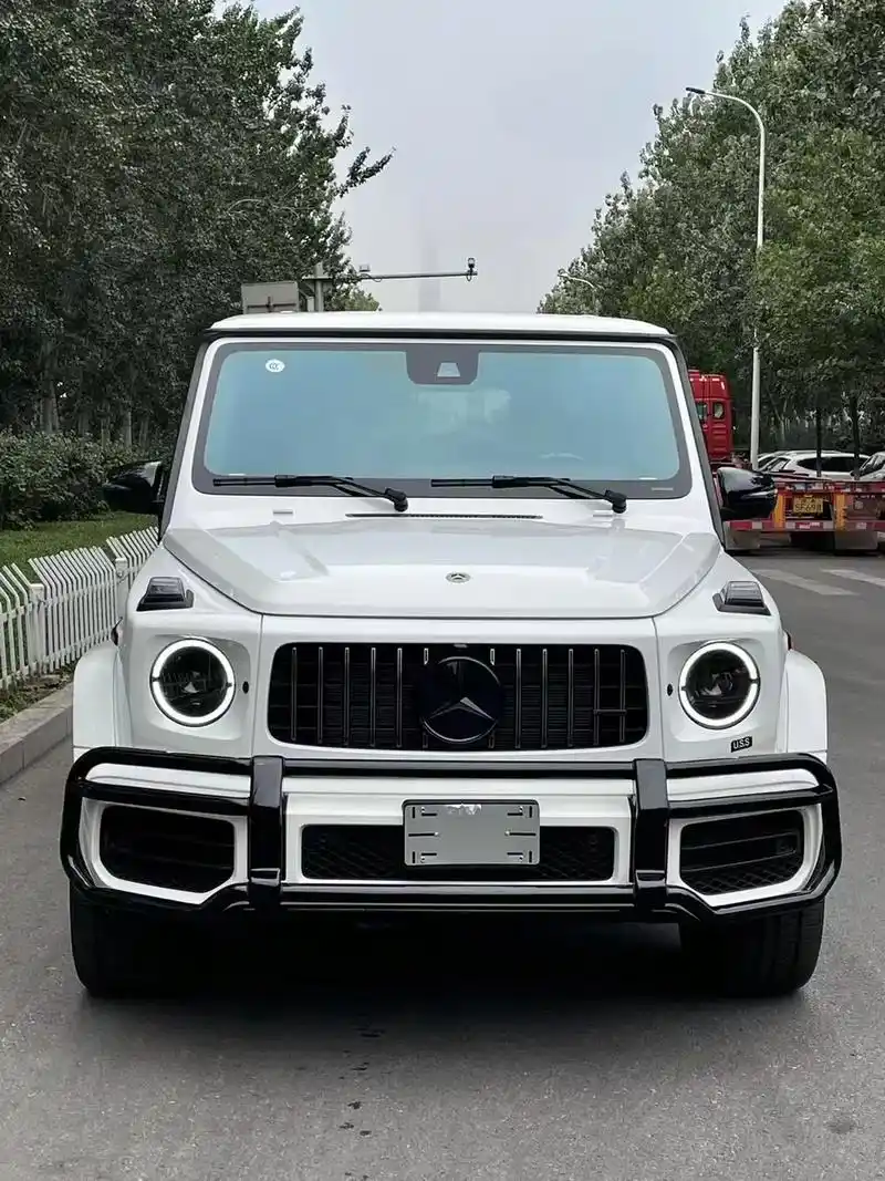 奔驰大g.21款g63白/红90320万大满配现车手续齐 - 抖音