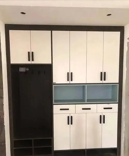 门口鞋柜(这样的进门鞋柜设计才好看)