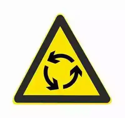 交叉路口表示用以警告车辆驾驶人谨慎慢行,注意横向来车.