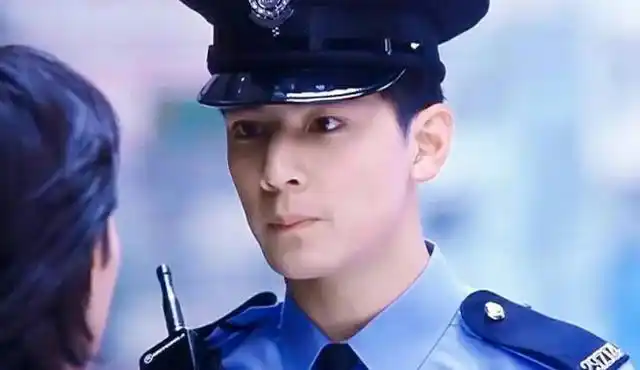 昔日国际范男神吴彦祖再现苏大强经典发际线网友太抢镜