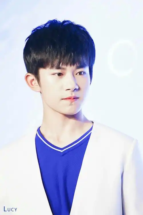 易烊千玺 #tfboys 舒肤佳全球洗手日盛典发布会 高清 帅气
