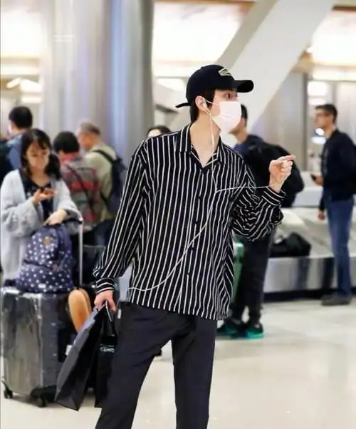 男孩出门该怎么穿学习李现王一博和吴世勋等人帅气有回头率