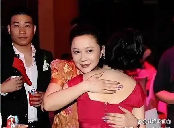 原来他就是蔡明儿子,隐瞒多年不公开,是蔡明的骄傲更