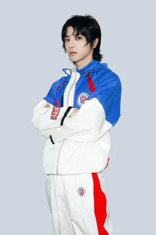 粉丝却觉得,华晨宇能够三十岁打电竞,不就证明了年龄不会成为职业的