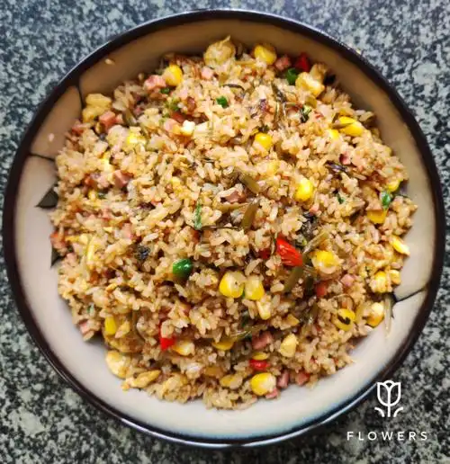 好吃到停不下来的雪菜蛋炒饭