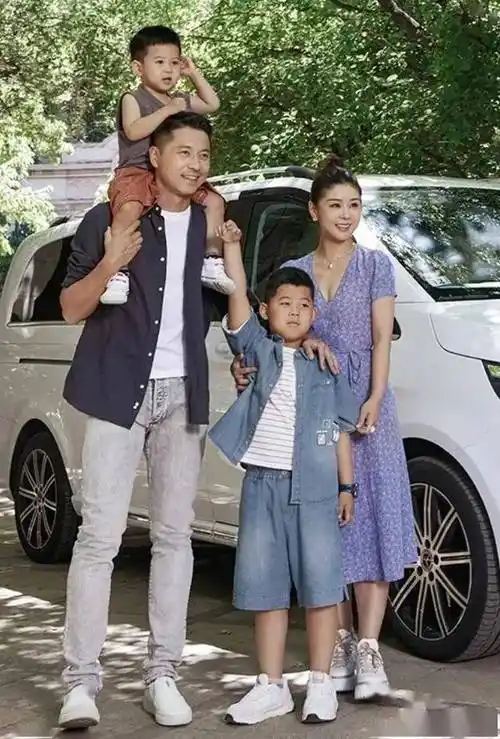 而王雷足足比李小萌高了23厘米,俩人身高差明显,本以为李小萌会喜欢一