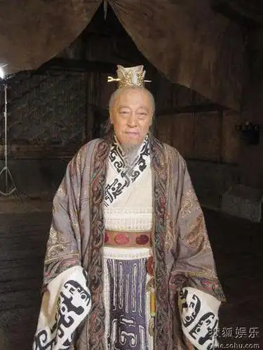 《孔子春秋》热拍 倪大红"玩着"演戏(图)