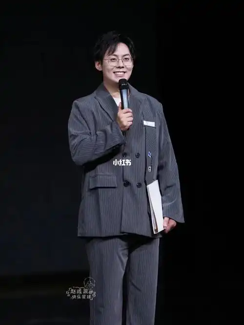 又帅又可爱  这个时期的老赵真的好可#cv赵成晨