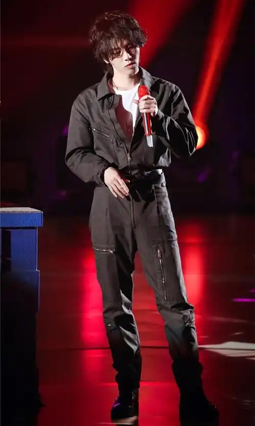 华晨宇身高体重华晨宇官方身高172