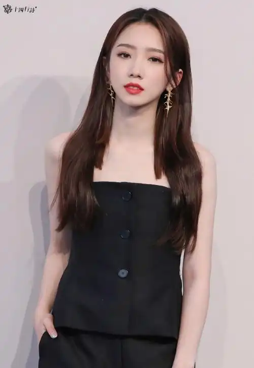 孟美岐这个气质绝了,好美的女孩子