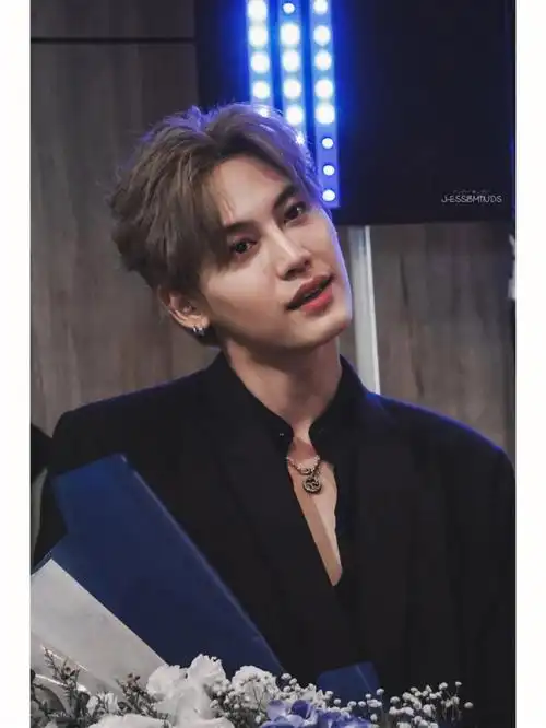 爱帅哥的一天～亲亲boun～好好努力,去泰国happy