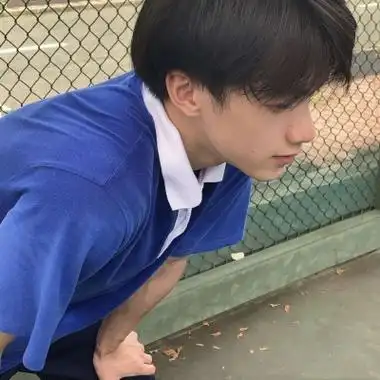 帅气冷酷的男生头像图片