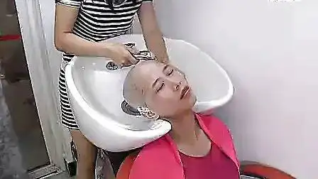 学生剃光头_标清