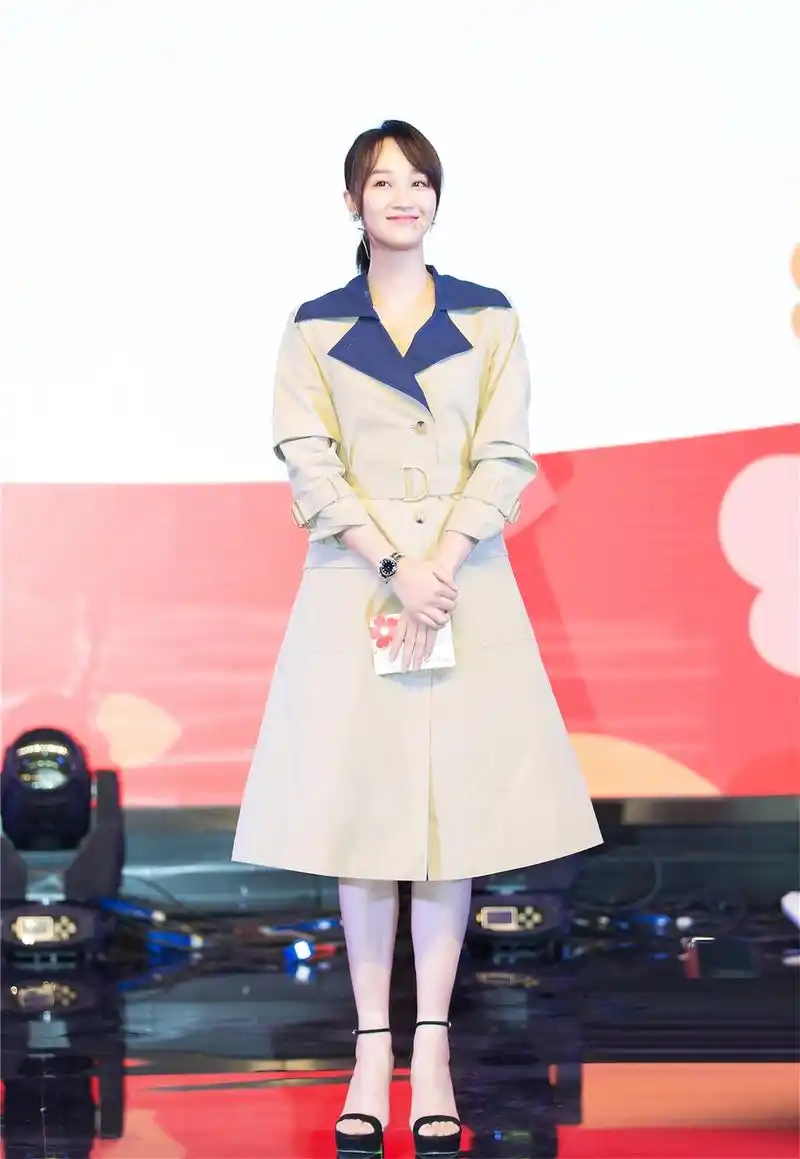 近日,青年演员蓝盈莹受邀参加99公益日启动仪式,与大家一同分享了自己